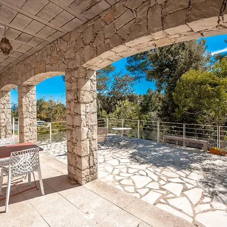 Grand T2 Clim & Wifi En Rez De Proche *